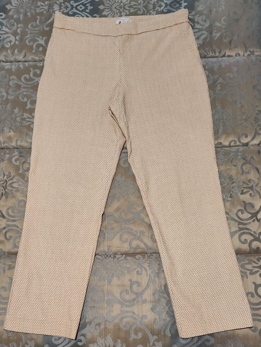 Carolina Belle tan & cream patterned crop pants, VG used condition, size 10